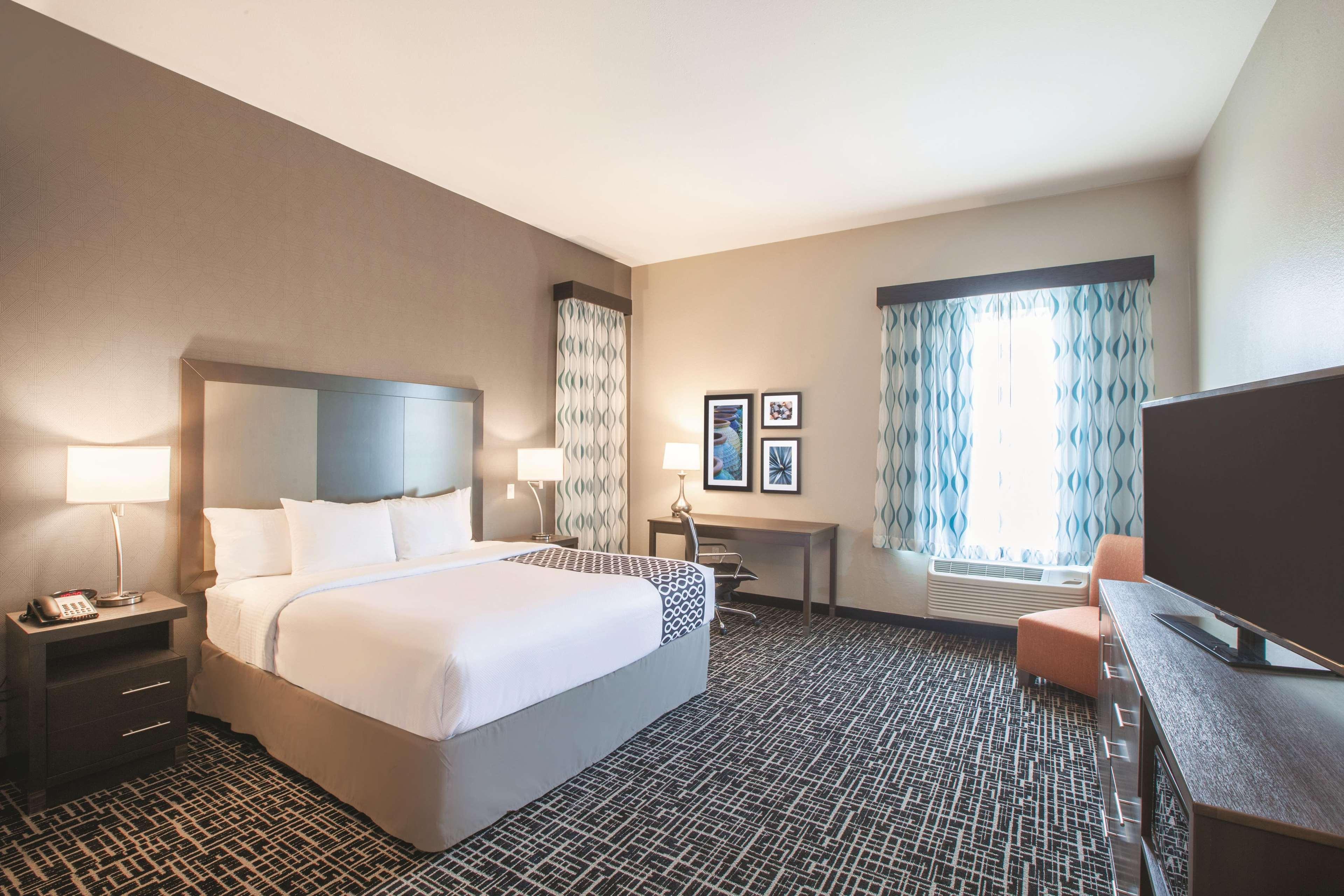 La Quinta By Wyndham Outlet Mall Hotel 3*