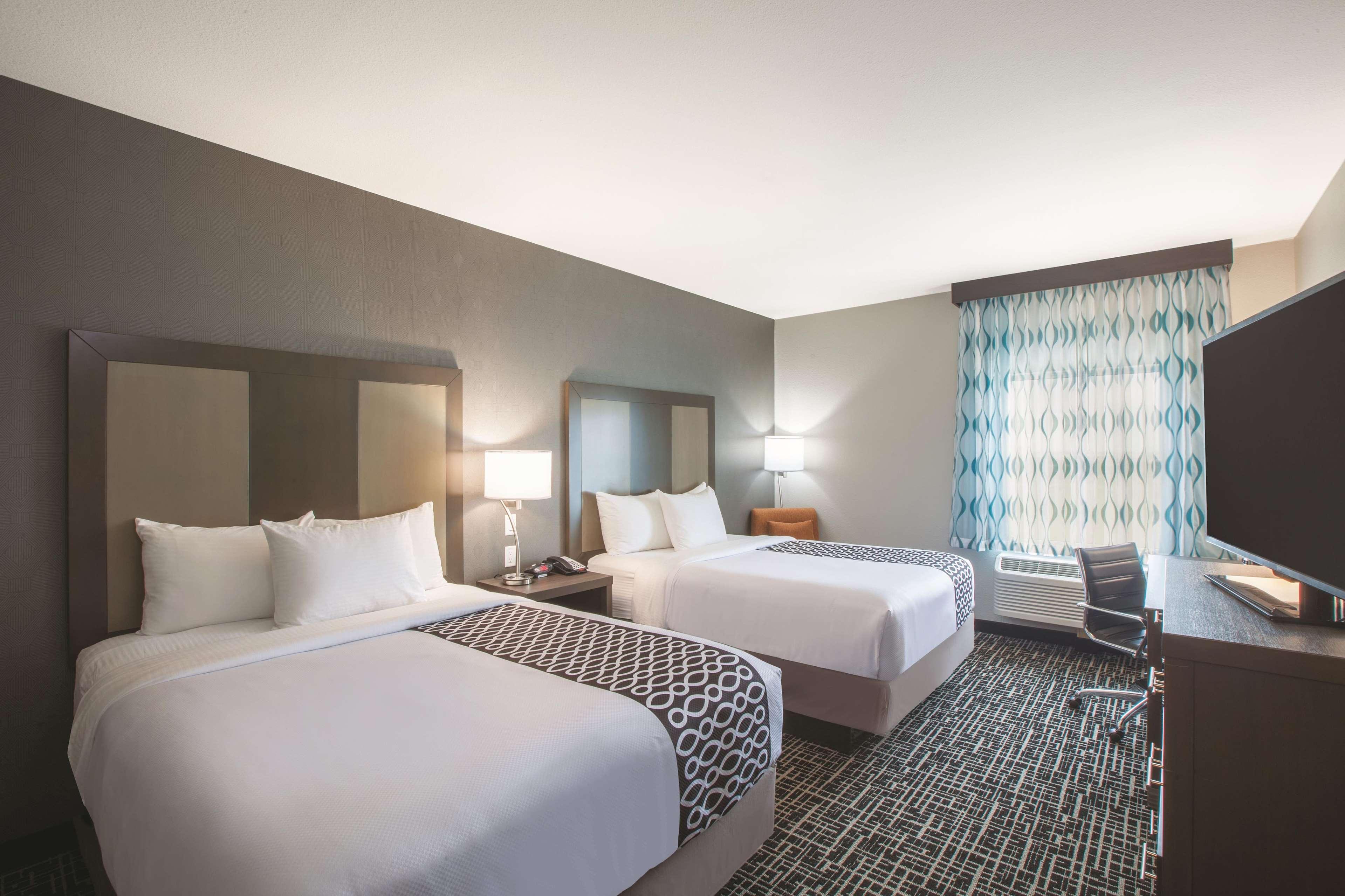 La Quinta By Wyndham Outlet Mall Hotel