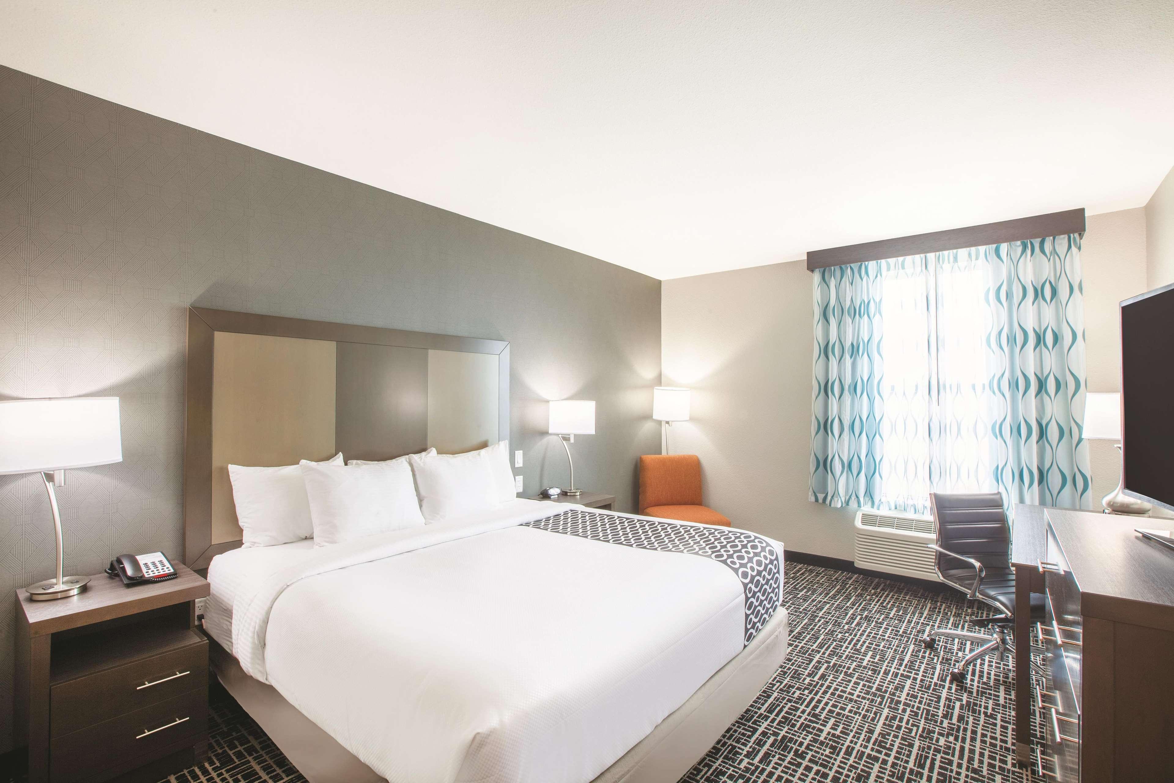 La Quinta By Wyndham Outlet Mall Hotel 3*