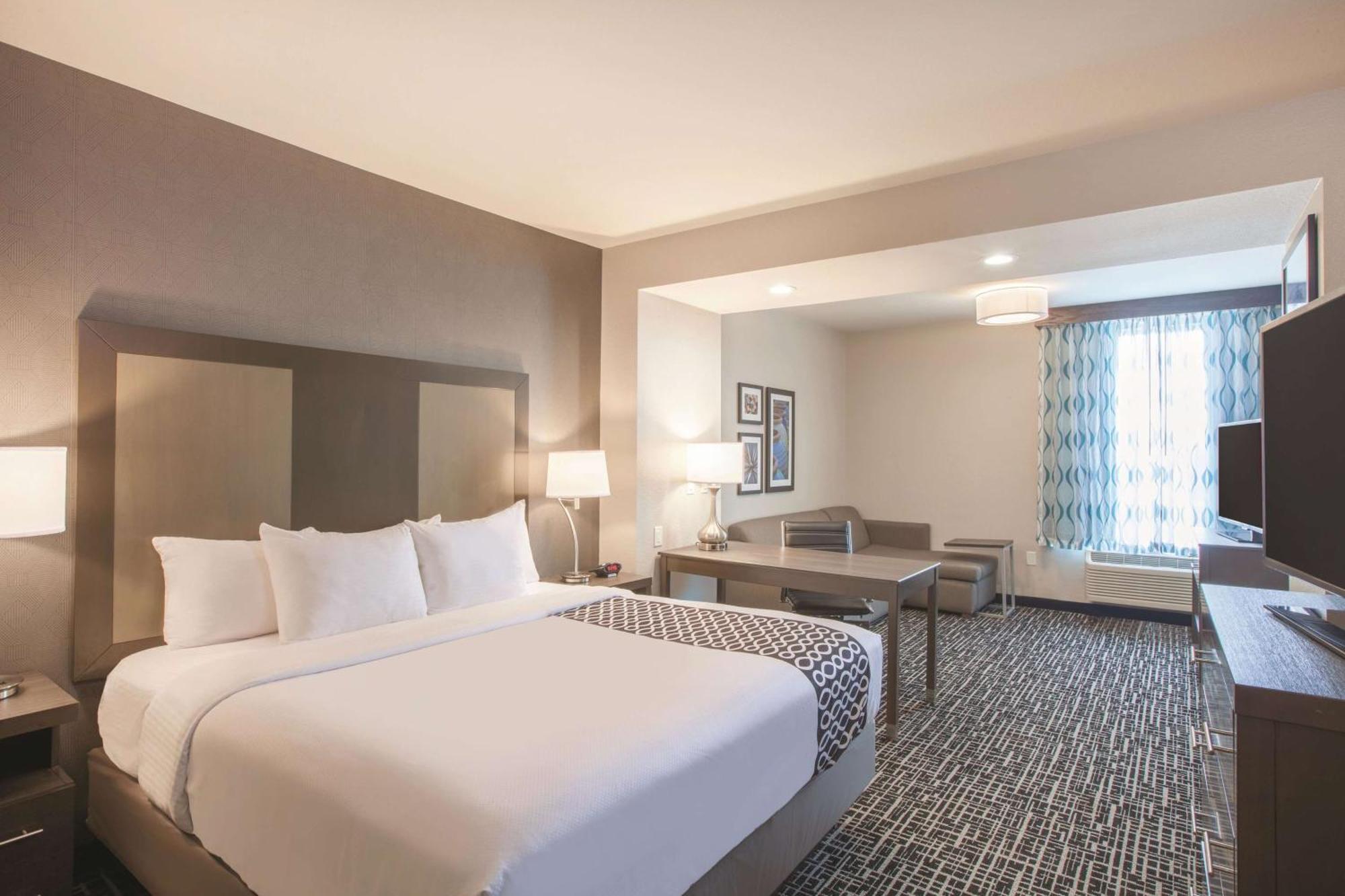 La Quinta By Wyndham Outlet Mall 3*