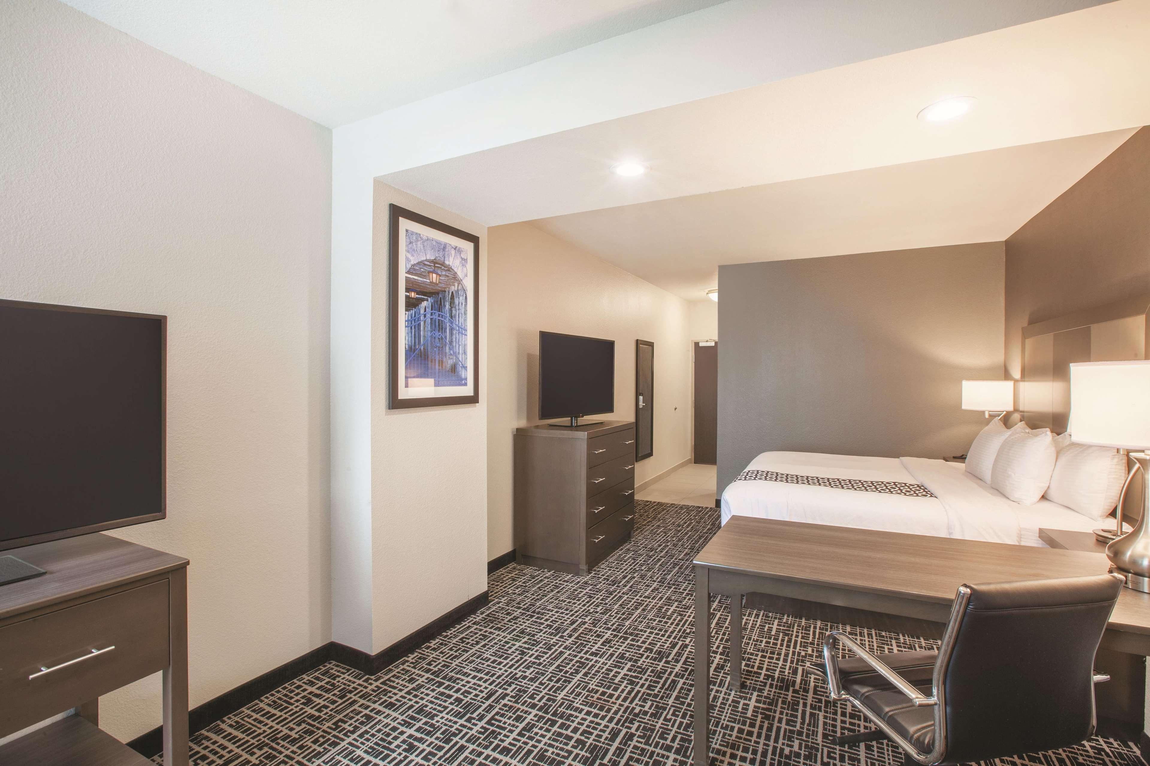Hotel La Quinta By Wyndham Outlet Mall 3*
