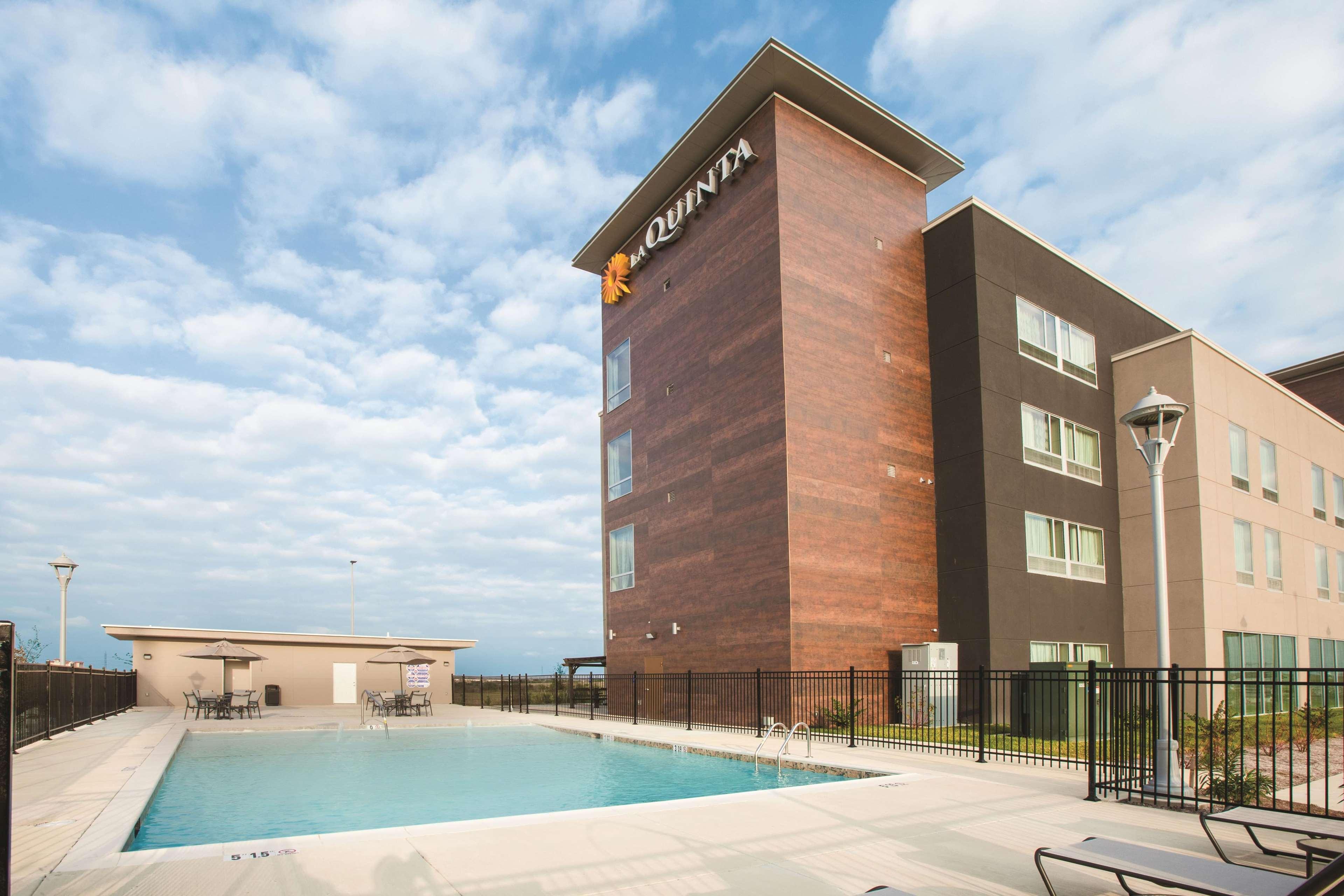 La Quinta By Wyndham Outlet Mall Hotel